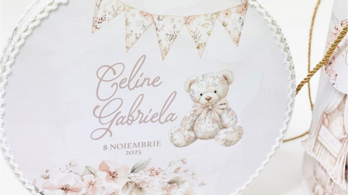 Trusou botez Nude Teddy Bear Toile de Jouy bej crem cu accente light pink și pattern floral vintage 30